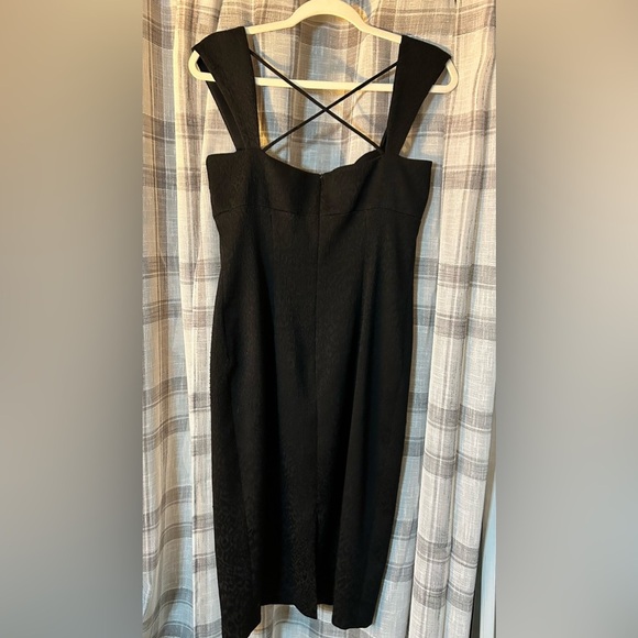 [8] Classic Minimal Little Black Dress - Picture 6 of 7